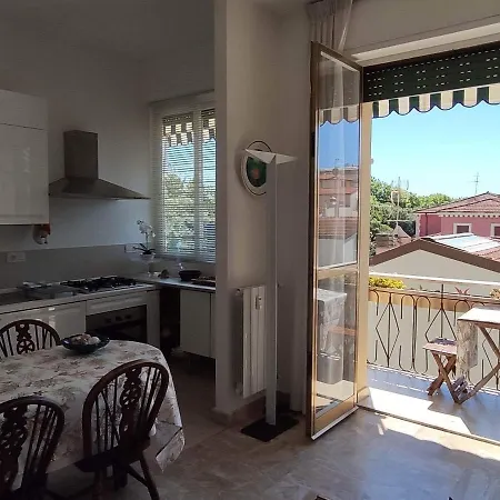 Daire Intero - A 50 M Dal Mare